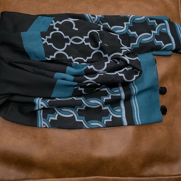 Teal and black lightweight women's scarf - perfect condition - Picture 4 of 8